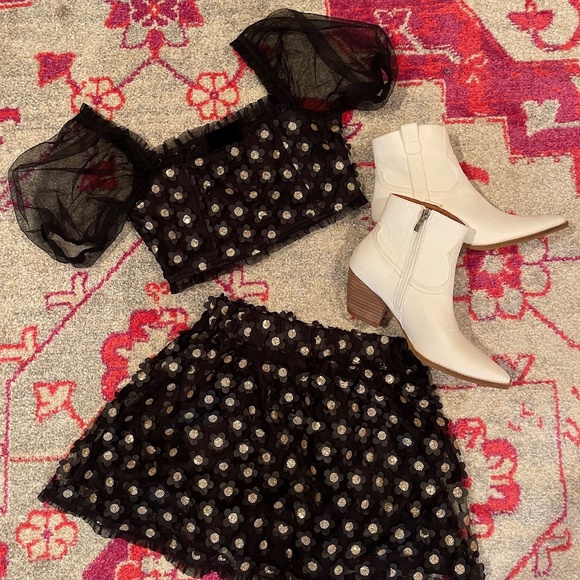 NWT Daisy Crop Two Piece Skirt Set - Picture 3 of 4